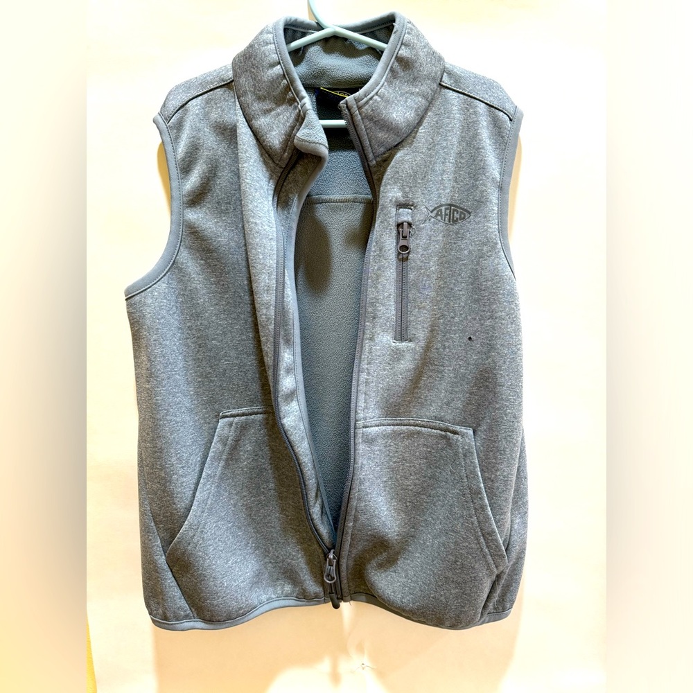 Youth Aftco vest size small with small hole